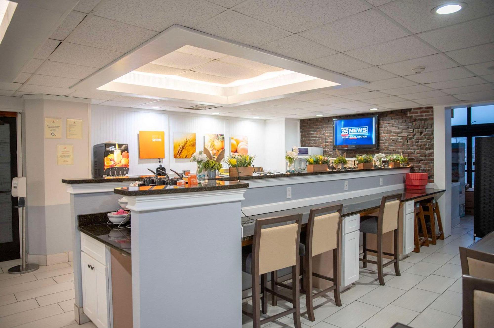 Comfort Inn Hyannis - Cape Cod Exteriör bild